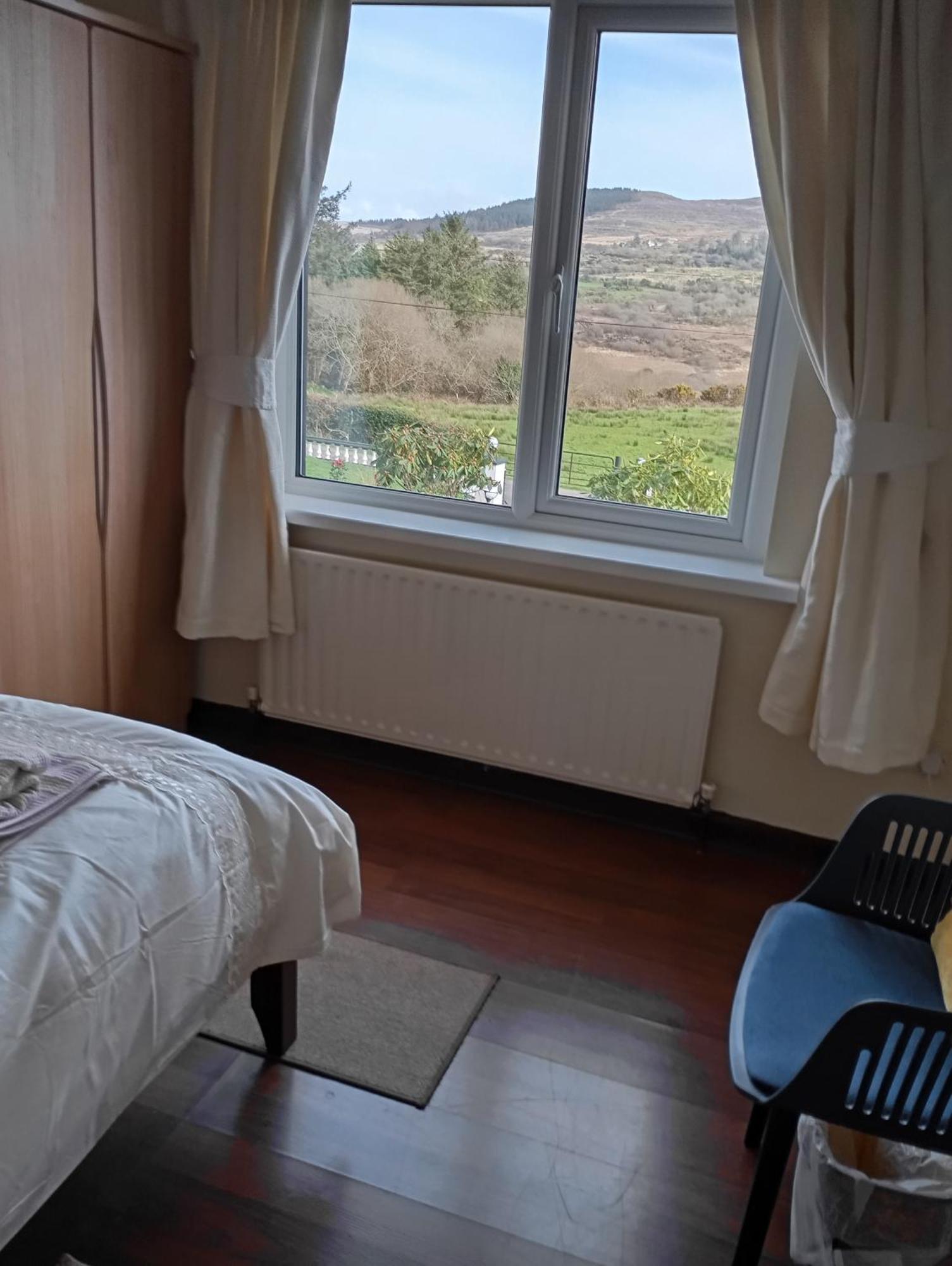 Room In Bungalow - Very Nice View With This Room Sneem Buitenkant foto